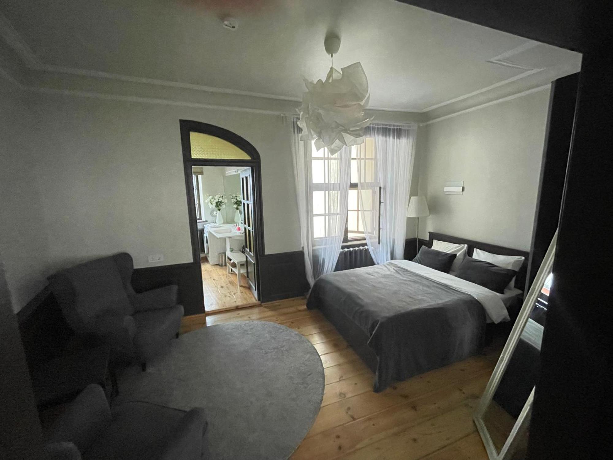 Doma Square Apartment 2, In The Heart Of Old Town Riga Esterno foto